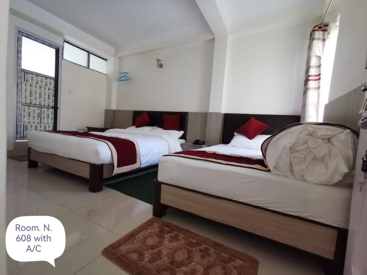 Om Bramha Hotel Катманду Екстериор снимка