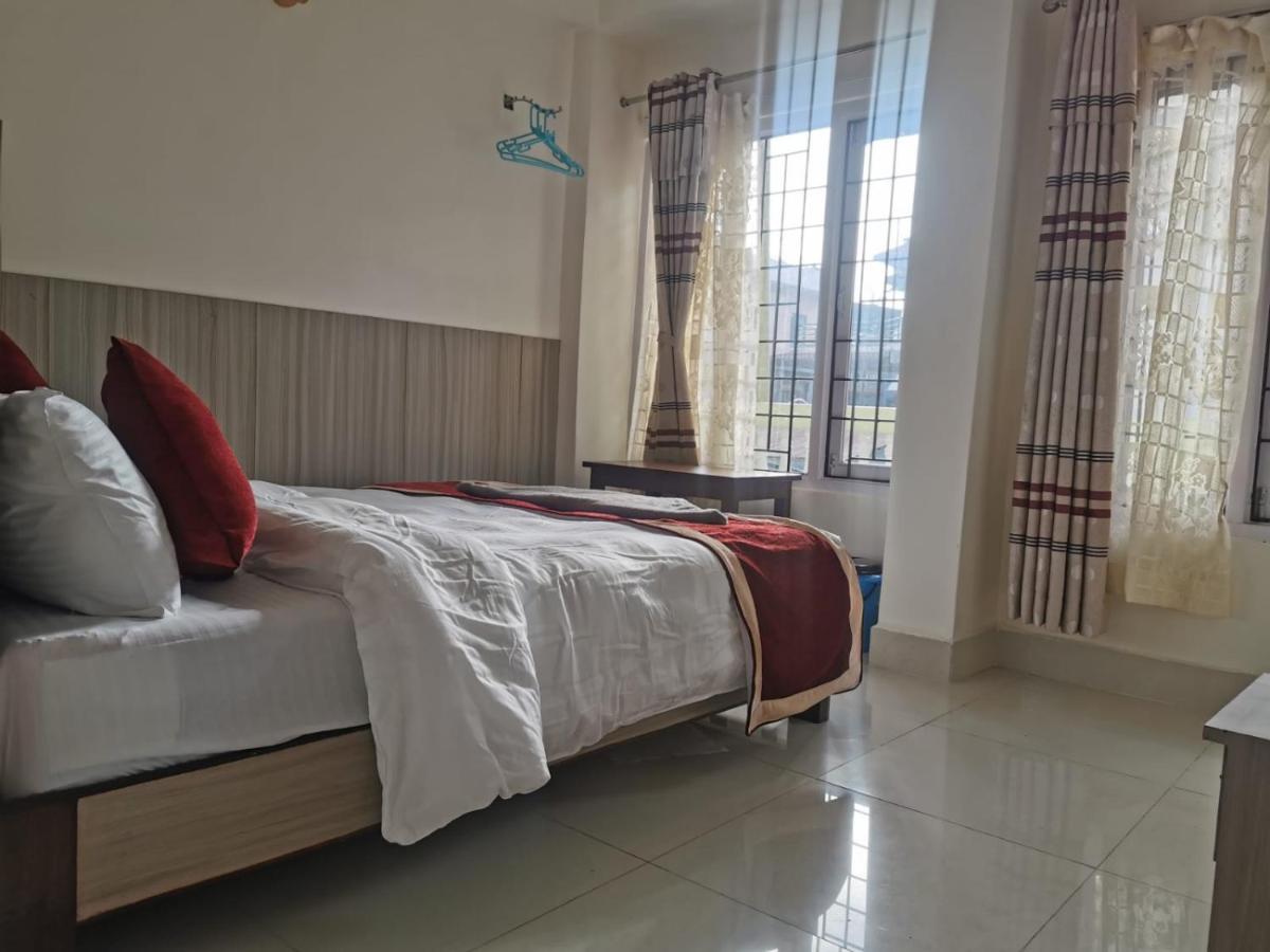 Om Bramha Hotel Катманду Екстериор снимка